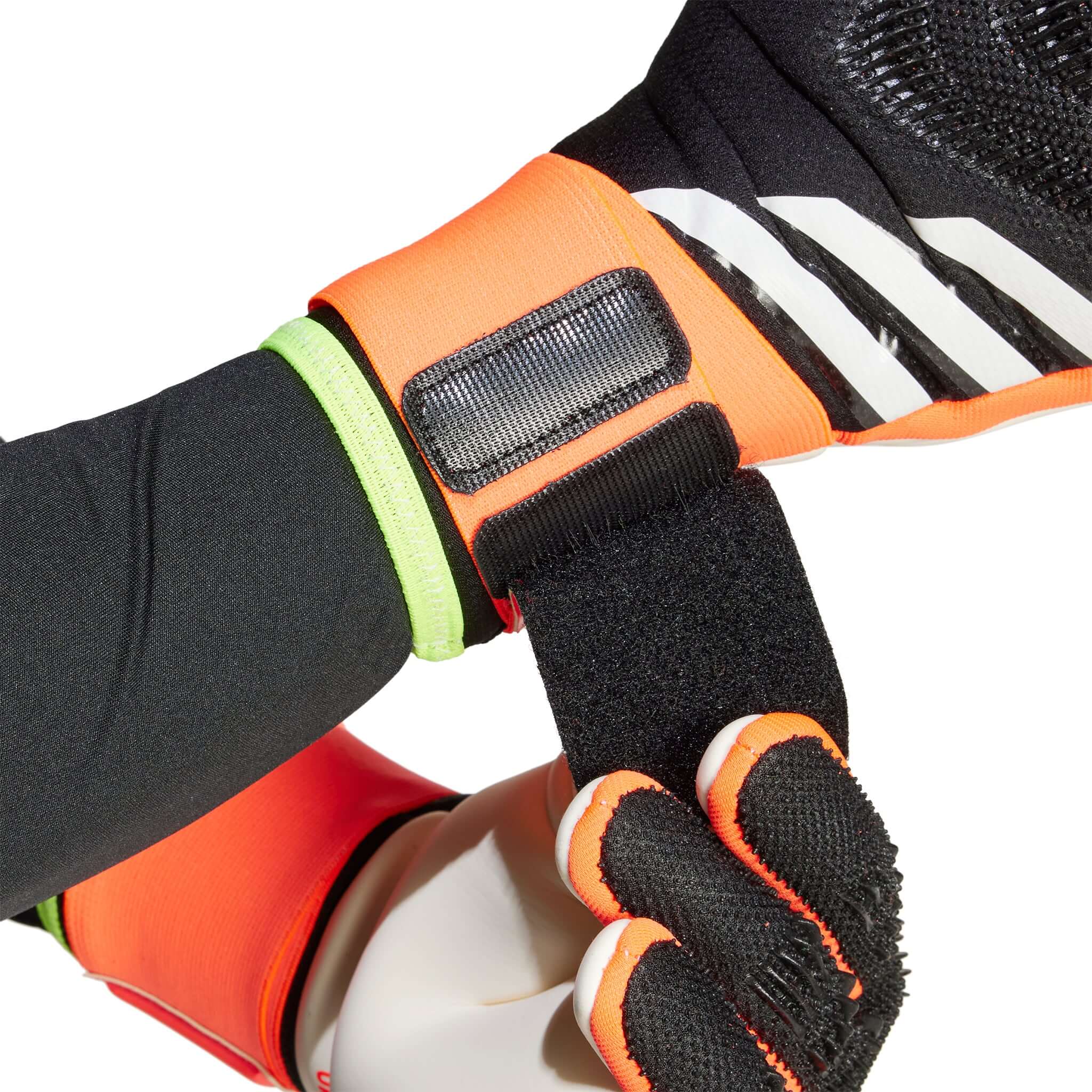 Predator Competition Goalkeeper Gloves | adidas 